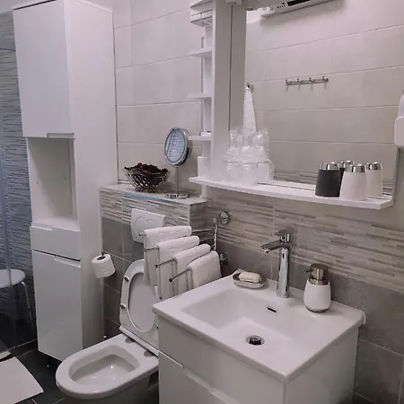 Iskra 2 Apartment