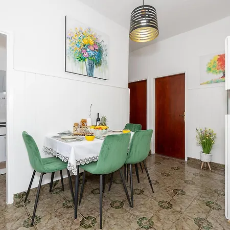 Iskra 2 Apartment *
