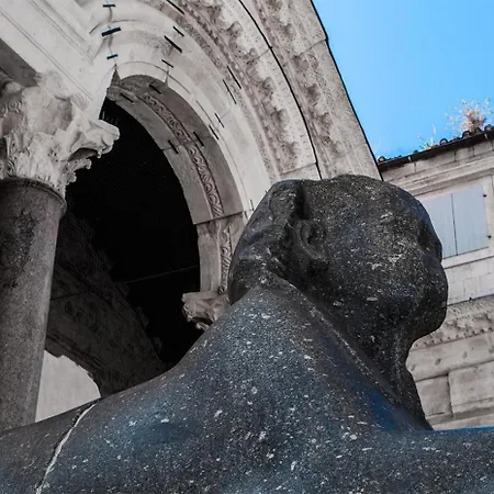 شقة Iskra 2 سبليت